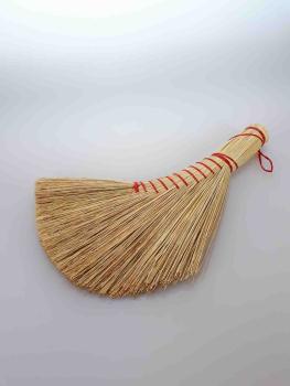 Handbrosse aus Reisstroh