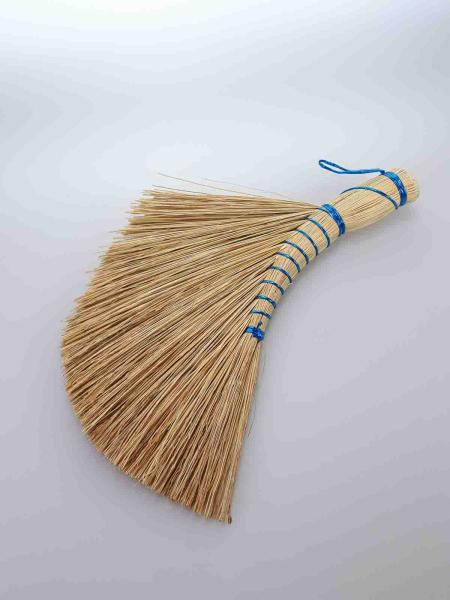 Handbrosse aus Reisstroh